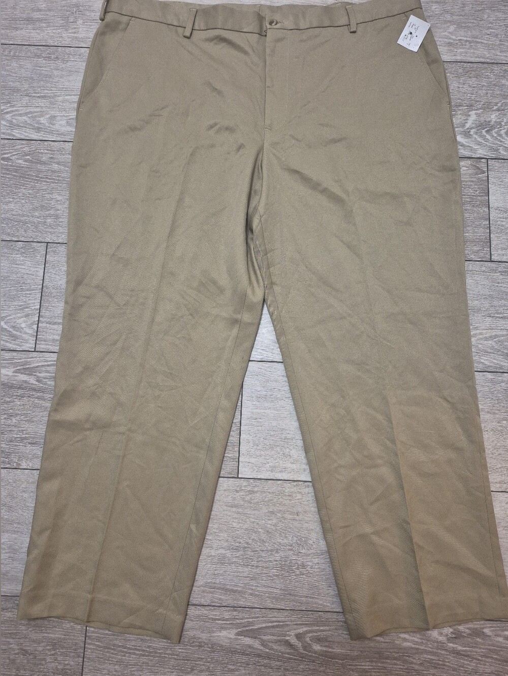 Van Heusen Traveler Men's Khaki Dress Pants 44W 29L Big & Tall Pleated Cuffed